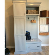 Mudroom showroom display
Kemper Choice Cabinetry
Lynnville maple full 
overlay door 
in Cloud paint finish